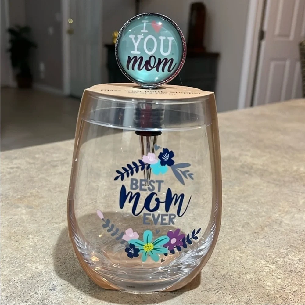 Best Mom Ever, I Love you Mom, Mother’s Day 20 oz Glass With Bottle Stopper NEW
